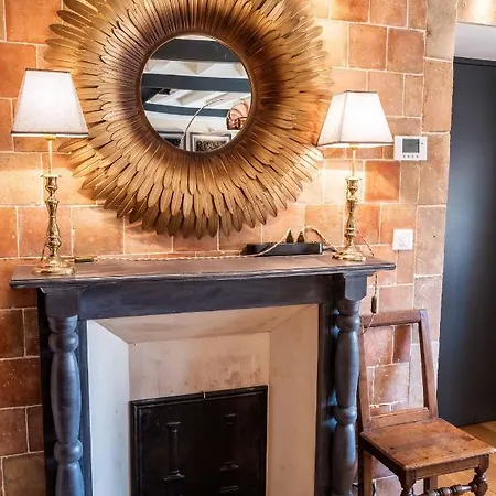 De La Cote 6 Apartment