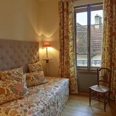 De La Cote 6 Beaune (Cote d'Or)