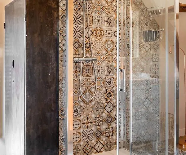 Апартаменти De La Cote 6