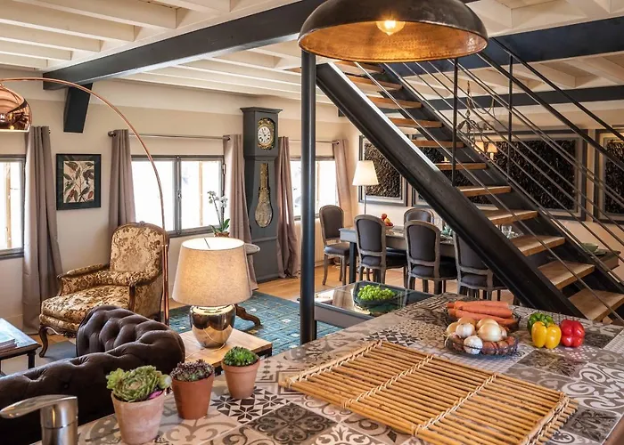 De La Cote 6 Apartment *